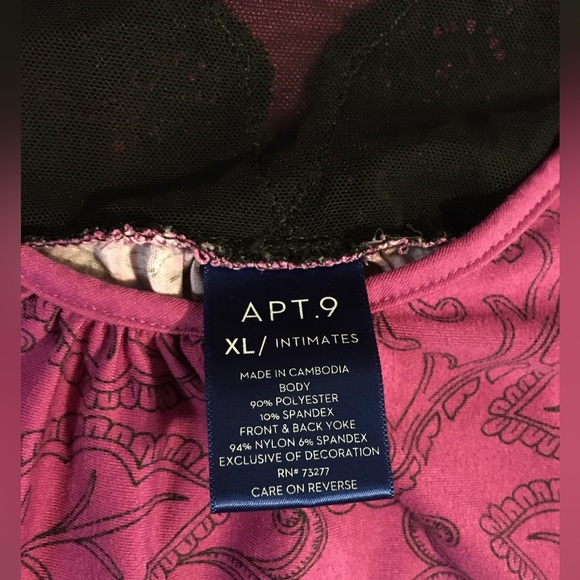 Woman’s 2 Piece INTIMATES Sleepwear Set. - Picture 3 of 15